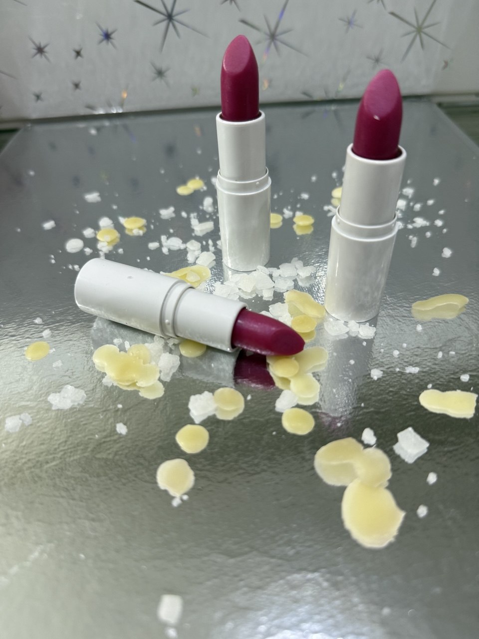 بالم لب حاوی موم زنبور عسل و ویتامین ای